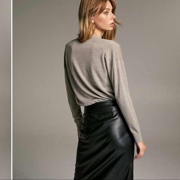 Aritzia Babaton Jotham Sweater - Picture 3 of 11